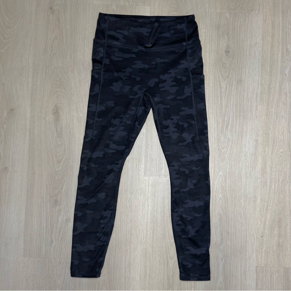 Fabletics Anywhere Motion365+ High-Waisted Pocket Legging
